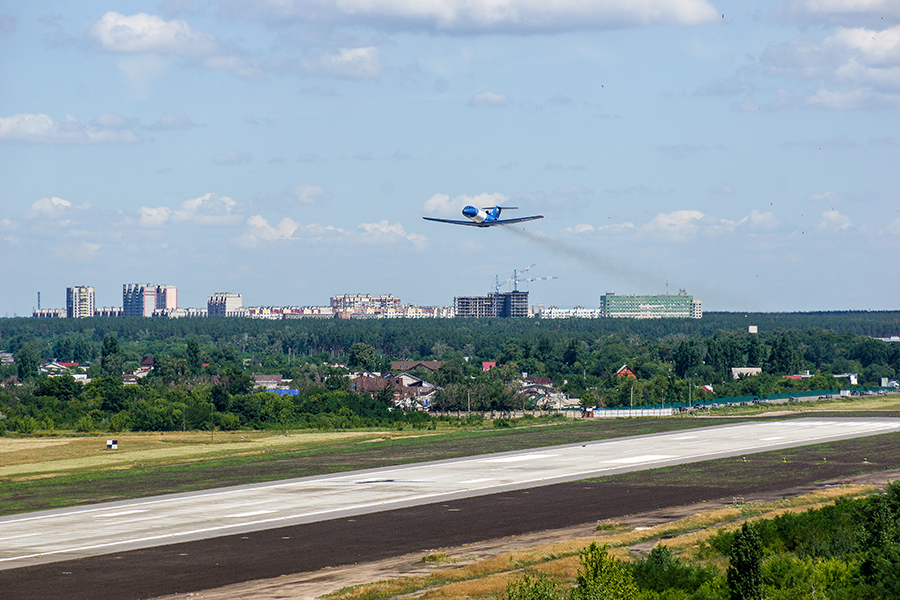 На Воронежском авиазаводе завершили реконструкцию взлетно-посадочной полосы