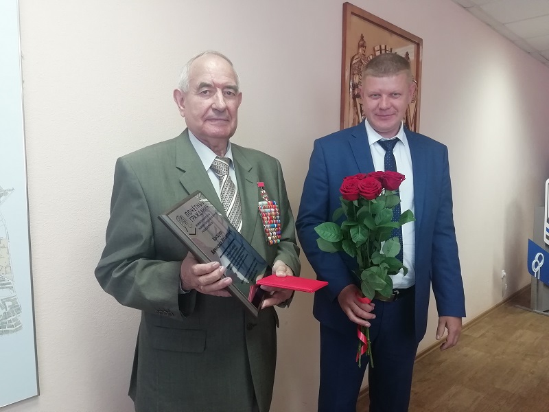 В Коминтерновском районе присвоили звание «Почетный гражданин района» вручили председателю общественной ветеранской организации