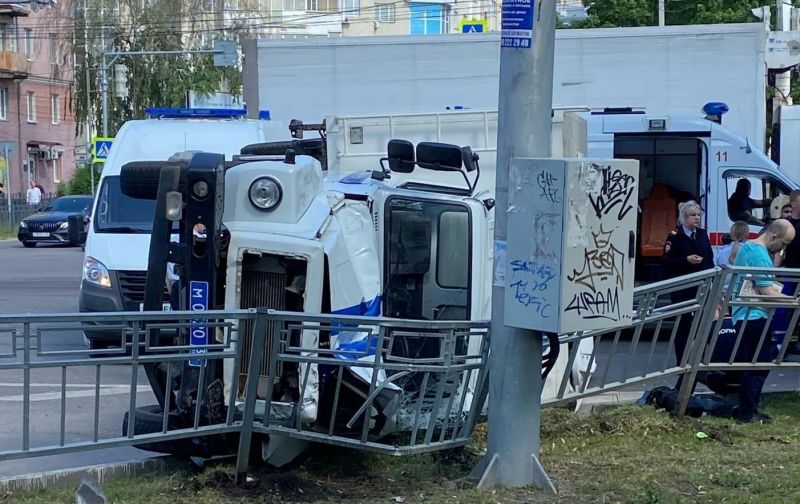 Число пострадавших в ДТП с автозаком в Воронеже выросло до 11 человек