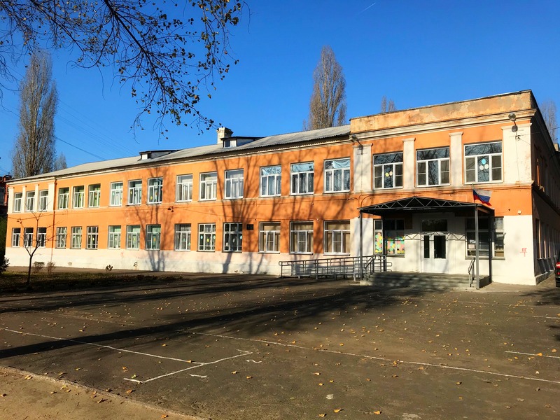 В Воронеже после сообщения о минировании эвакуировали школу