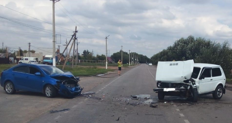 В Воронежской области по вине пьяного водителя столкнулись 3 автомобиля