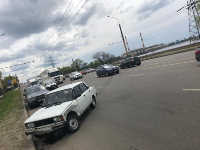 Водитель пострадал в массовом ДТП с КамАЗом в Воронеже