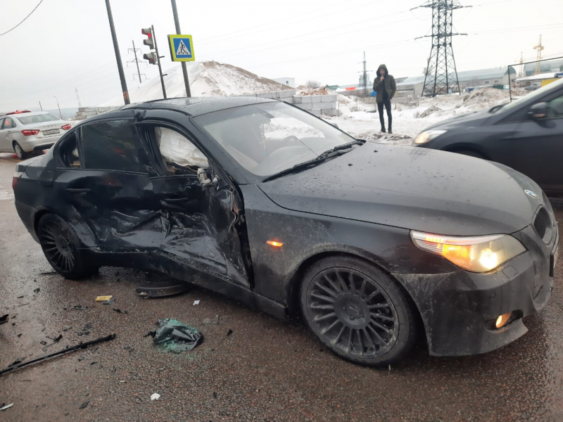 26-летний пассажир пострадал в столкновении в Воронеже двух иномарок