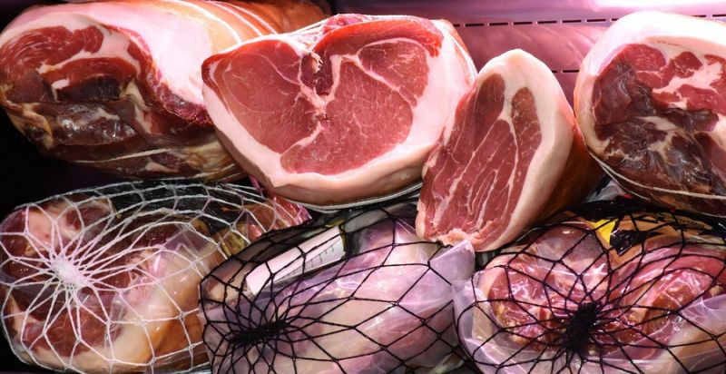 Почти 700 кг мяса изъяли из продажи санитарные врачи в Воронежской области