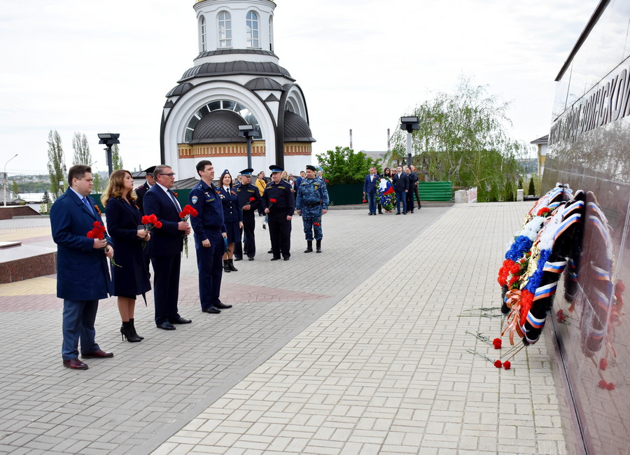 В Ленинском районе Воронежа почтили память защитников Родины
