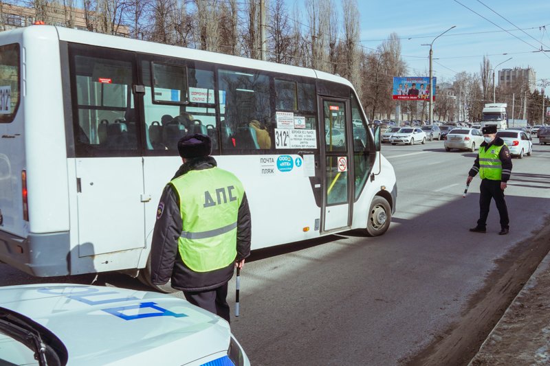В массовом ДТП в Воронеже пострадал пассажир автобуса