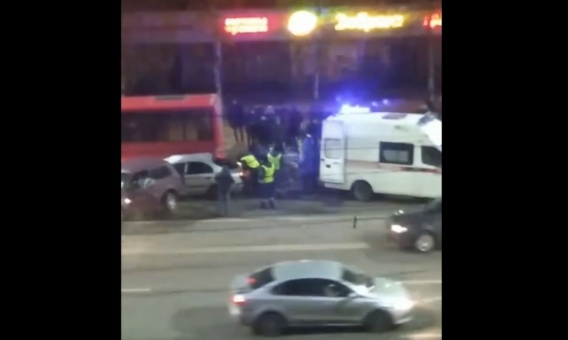Пострадали двое: массовое ДТП с пассажирским автобусом произошло в Воронеже