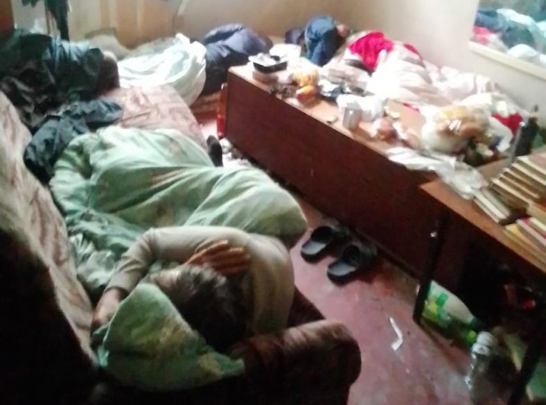 Воронежцы жалуются на бомжовский и наркоманский притон в расселённой двухэтажке 