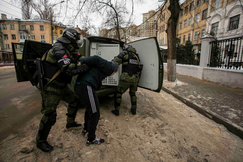 В центре Воронежа военные отразили «атаку террористов»