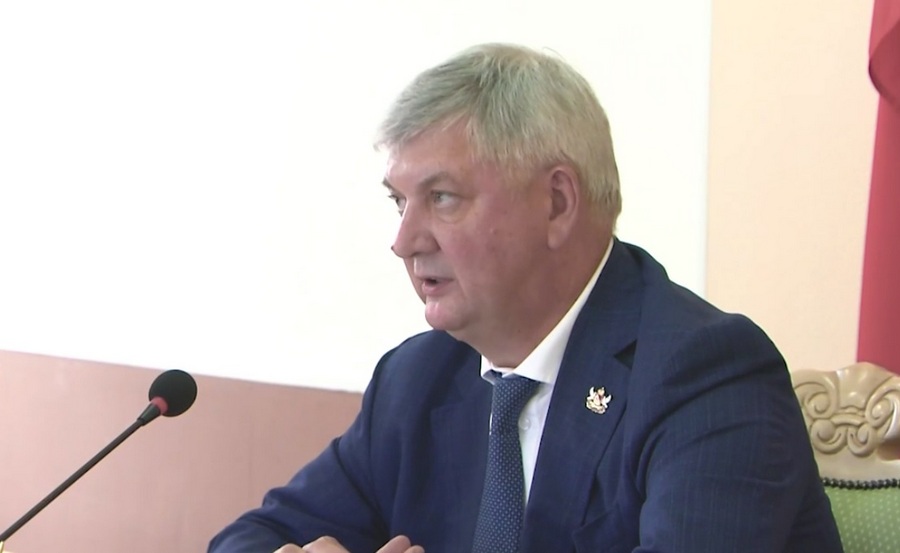 Воронежским бюджетникам губернатор предложил поднять зарплату на 15%