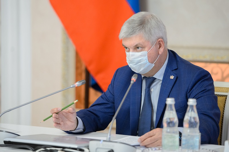 На личном приёме у губернатора Воронежской области решались вопросы ЖКХ и образования
