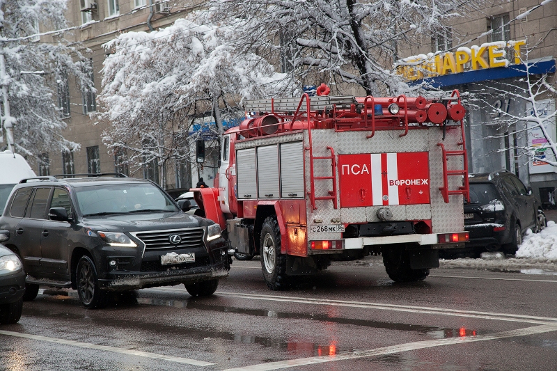 В Воронеже мужчина поучил ожоги из-за пожара в автомобиле