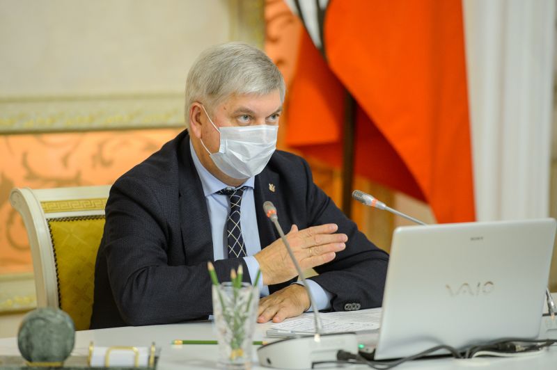 Воронежский губернатор ужесточил антикоронавирусный режим в регионе