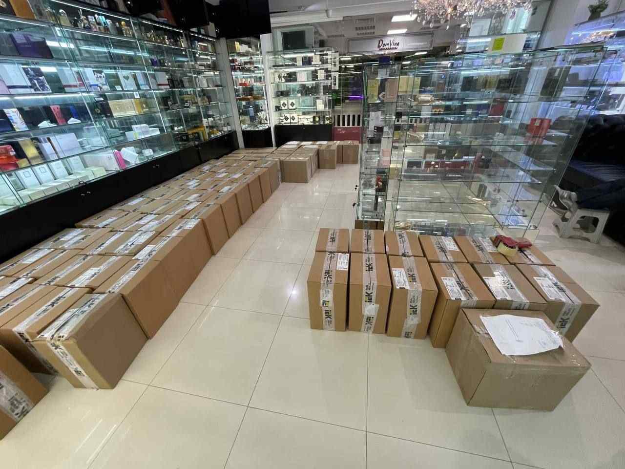 Нелегальный парфюм на сумму 10 млн рублей нашли в воронежском бутике