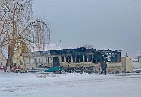 Автостанция сгорела ночью в Воронежской области