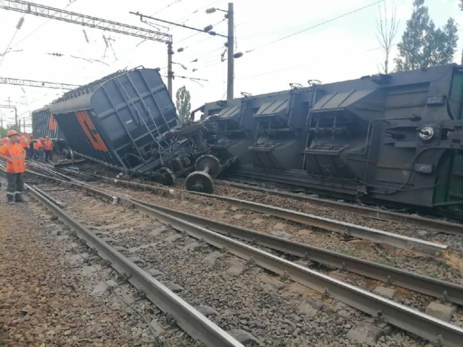 В крушении грузового поезда под Воронежем обвинили дорожного мастера