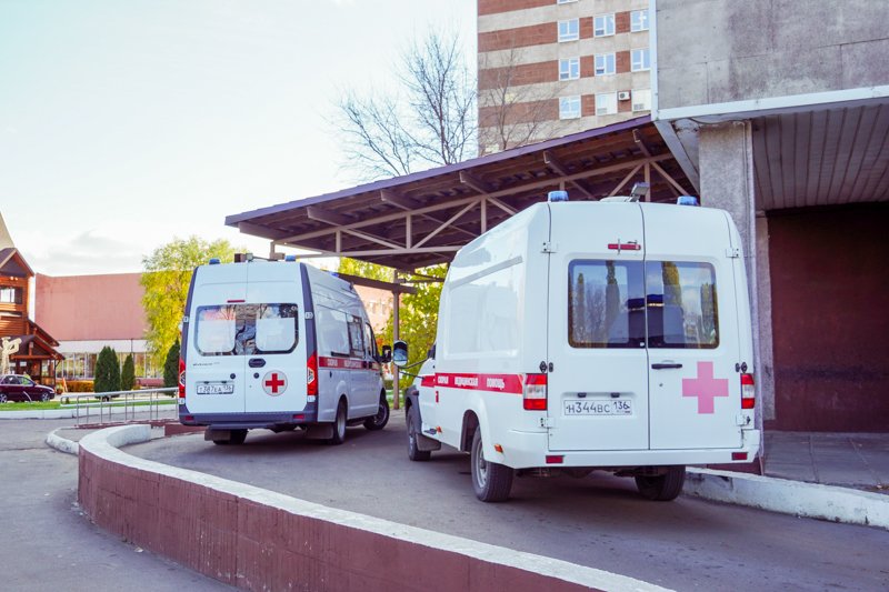 В Воронежской области пенсионер погиб под колесами «Лады» 