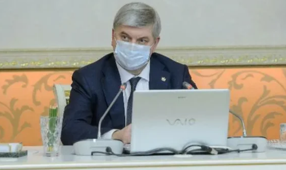 Воронежский губернатор рассказал, когда планирует делать прививку от коронавируса