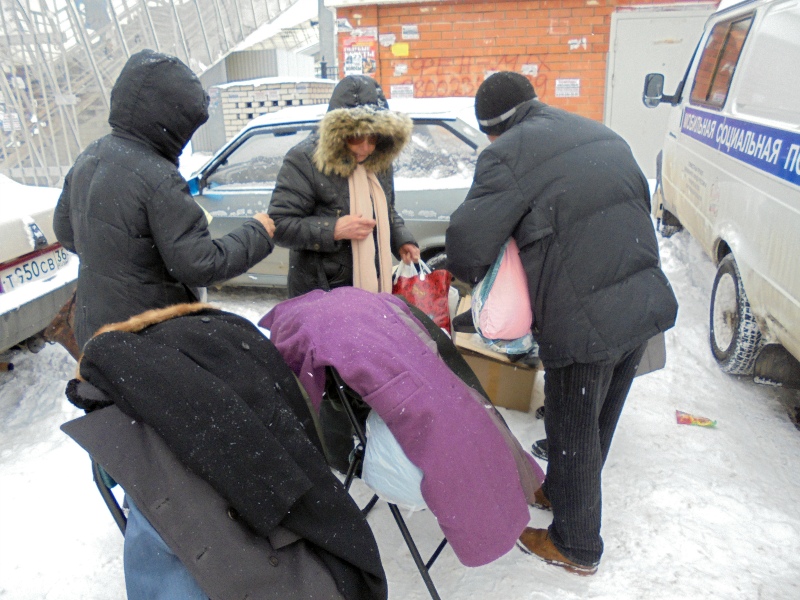 В Ленинском районе Воронежа прошла благотворительная акция для бездомных «Рождественское чудо»