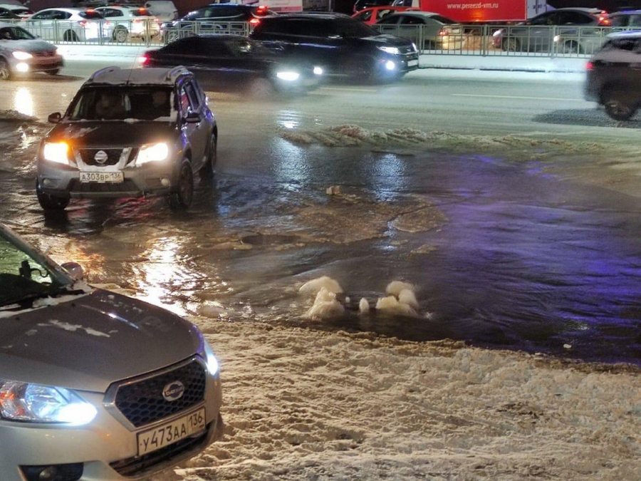 Потоп на улице Шишкова в Воронеже устранили коммунальщики