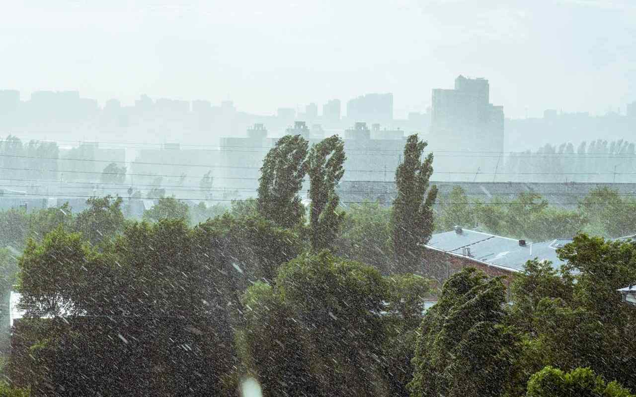 Гроза с градом и порывистый ветер обрушатся 26 июня на Воронежскую область