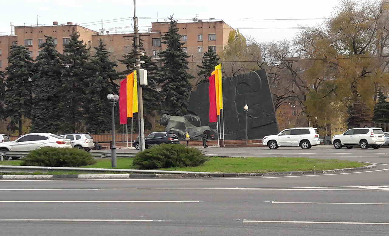Запретят парковку у Памятника Славы в Воронеже