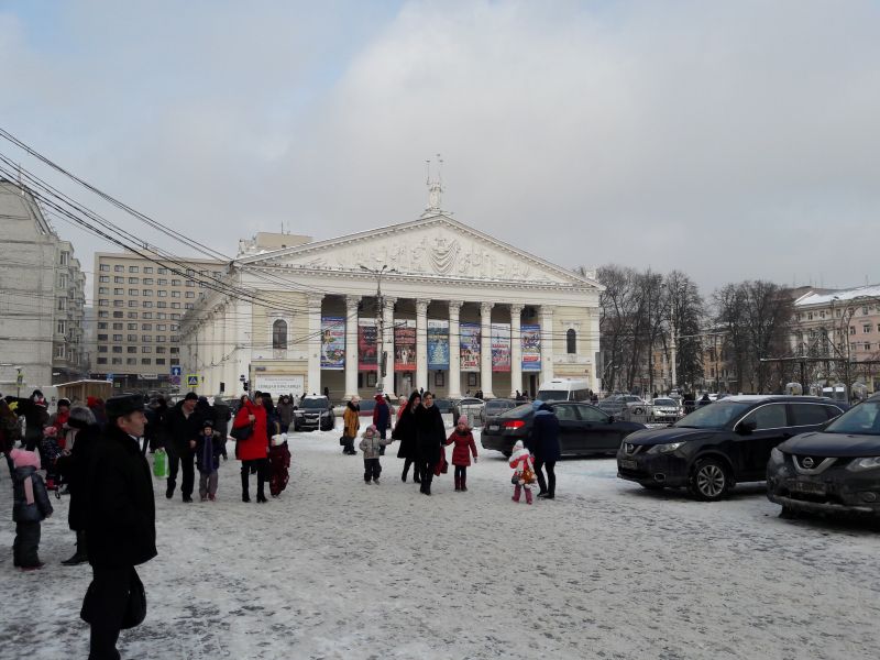 В центре Воронежа на 14 часов будет запрещена парковка для автомобилей