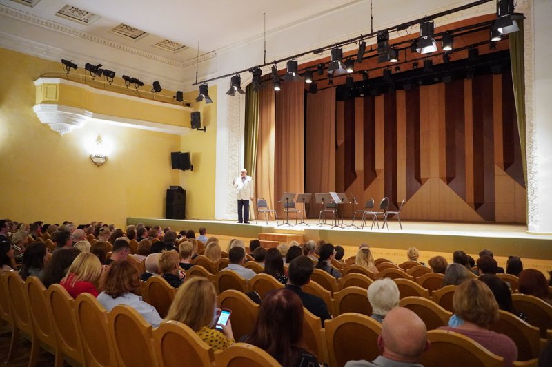 Воронежский губернатор разрешил заполнять театры и концертные залы на 80%