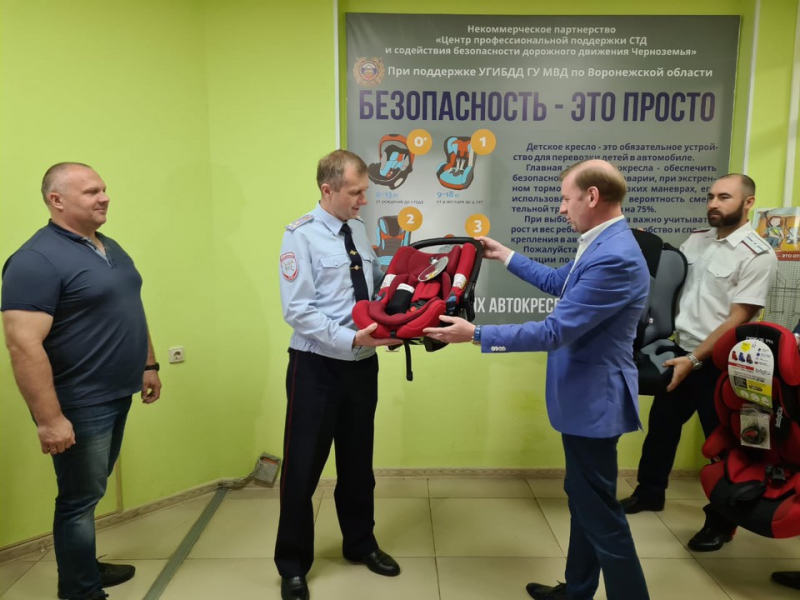 В Воронеже общественники поддержали социальный проект Госавтоинспекции «Безопасность – это просто!»