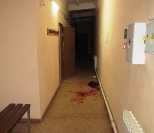 Соседа по общежитию в Воронежской области туляк пытался зарезать ножом в шею