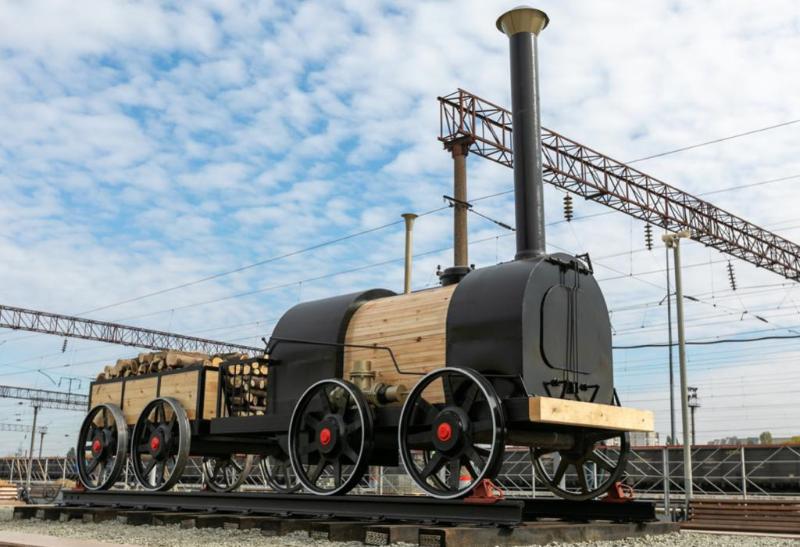 Макет первого русского паровоза появился на воронежском вокзале