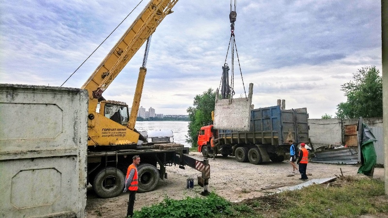 В Центральном районе Воронежа произведен повторный демонтаж бетонного ограждения на набережной Масалитинова