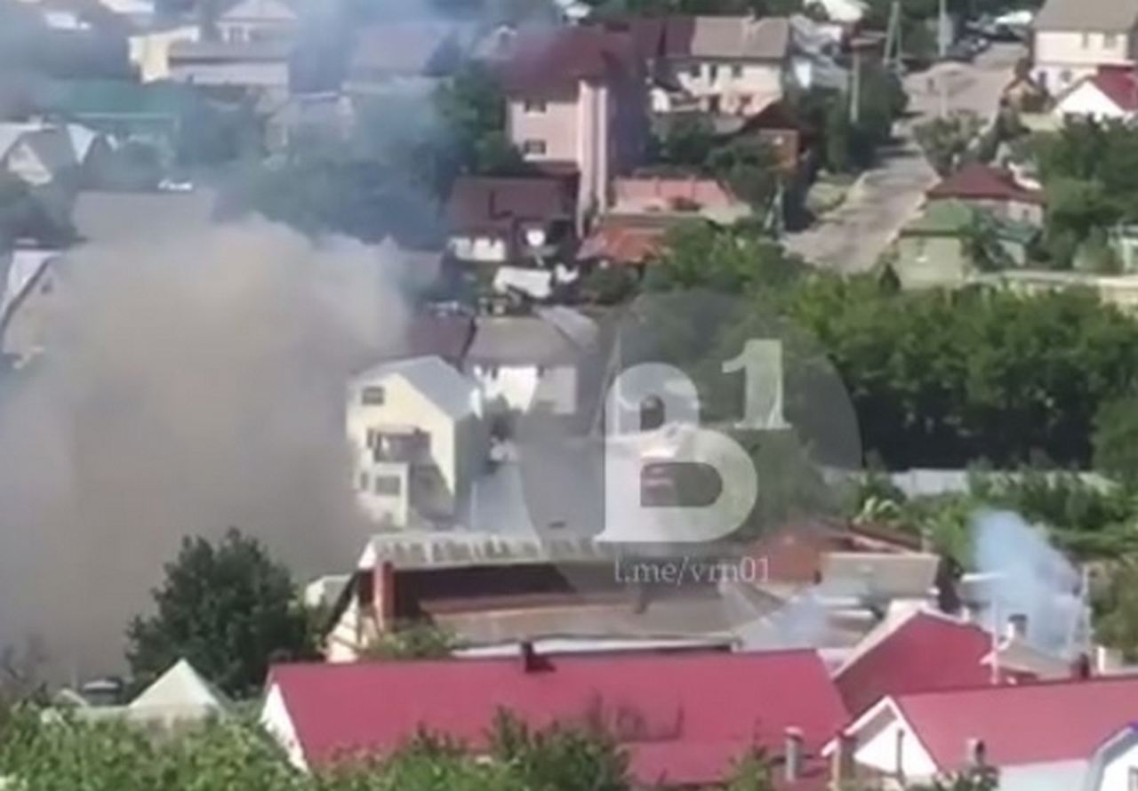В Воронеже горел частный дом