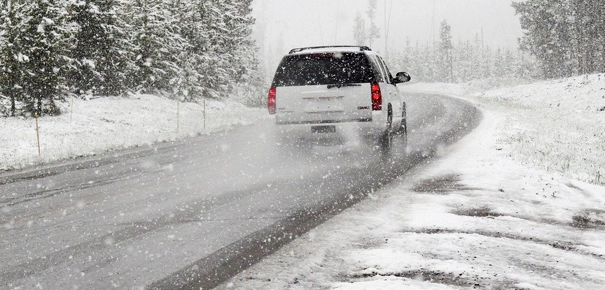 ГИБДД предупредила воронежских водителей о возможных аварийных ситуациях на дорогах из-за резкой смены погоды