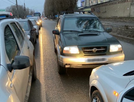 За выезд на встречную полосу в Воронеже наказали женщину-водителя