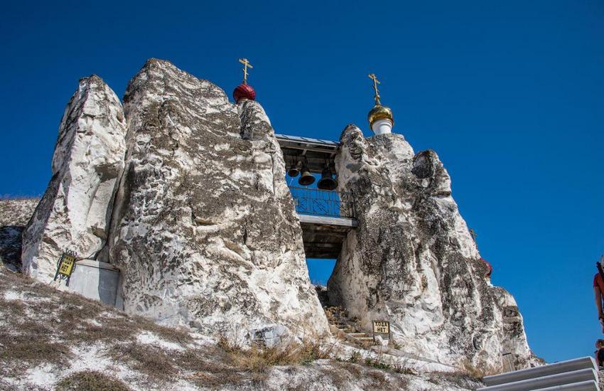Православной церкви не будут передавать пещерный храм XIX века под Воронежем