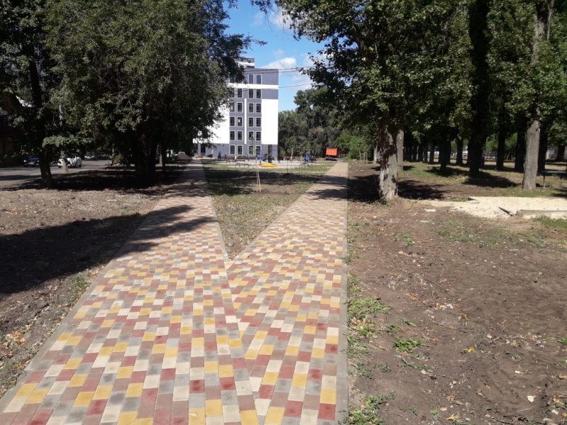 В Коминтерновском районе Воронежа благоустраивают новый сквер