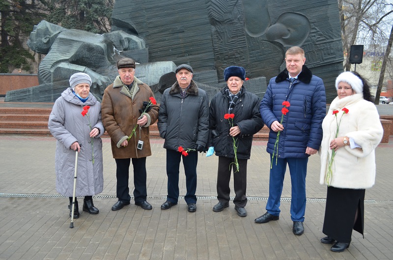 В Коминтерновском районе почтили память героев, погибших в боях за Воронеж