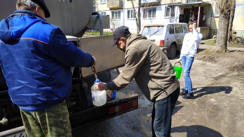 После коммунальной аварии в Воронеже организован подвоз воды для 10 тыс. человек