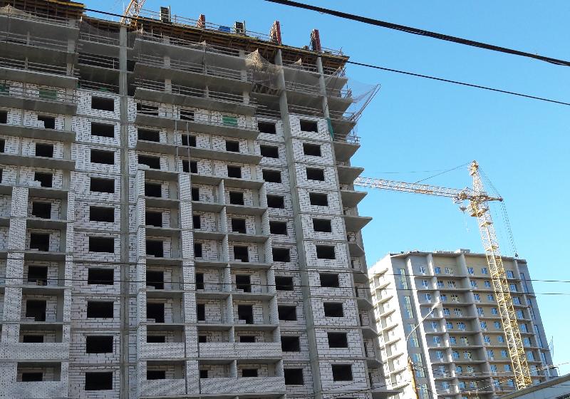 За рискованные высотные работы строительную компанию в Воронеже привлекли к ответственности