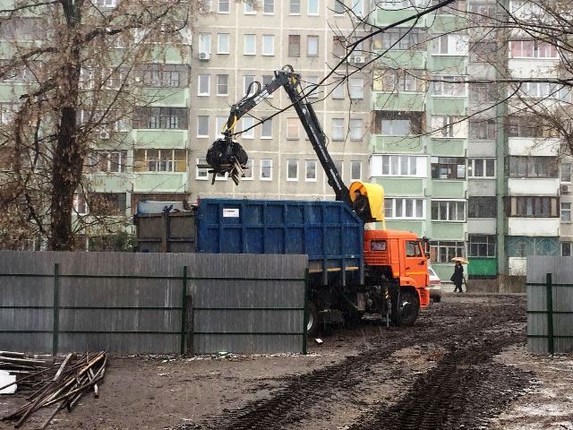 В Ленинском районе Воронежа используют новую технику при ликвидации несанкционированных свалок