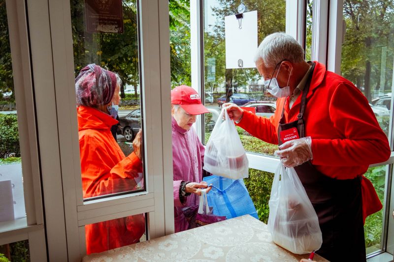 Еда не приходит одна: как в Воронеже работает социальная столовая