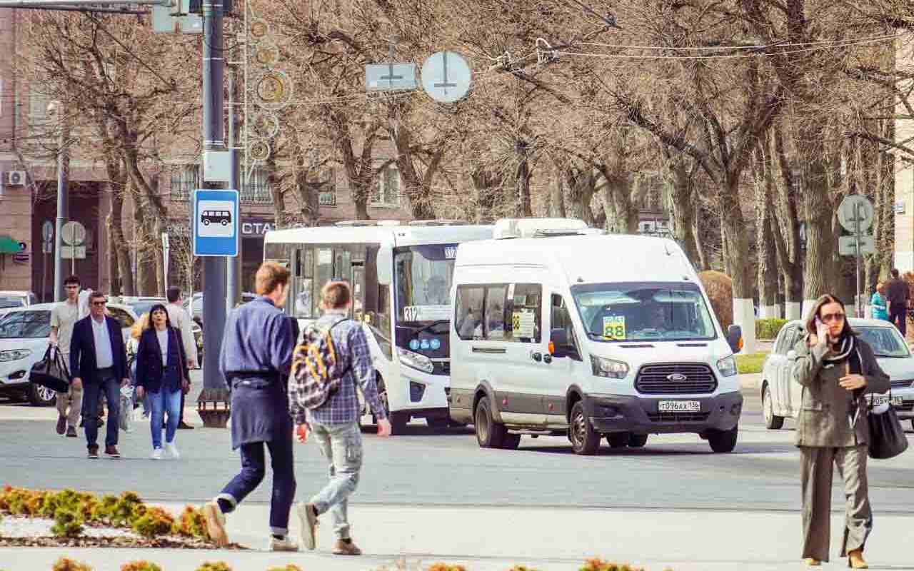 В Воронеже временно поменяли схему движения 6 маршрутных автобусов