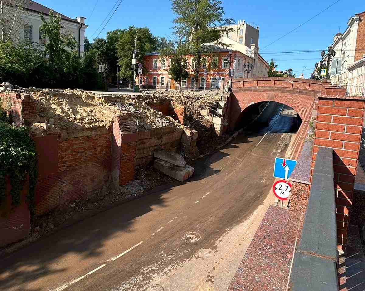 В Воронеже за ночь закончили разбор обвала подпорной стены Каменного моста