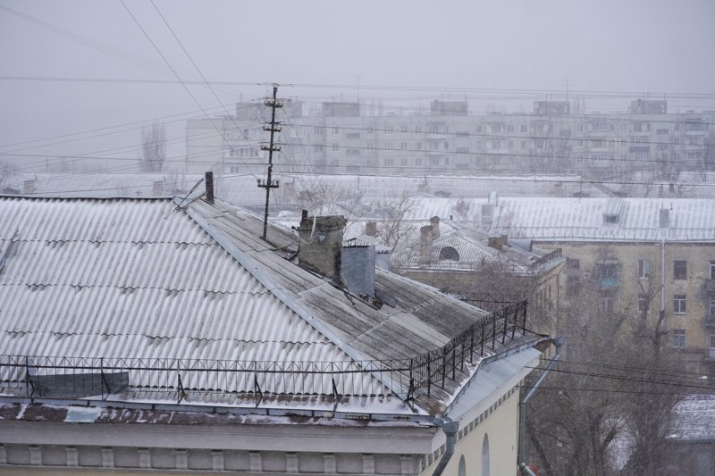 Следователи проводят проверку по факту рухнувшей на женщину наледи в центре Воронежа