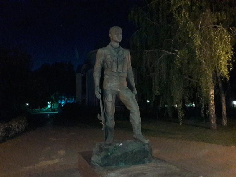 У памятника воинам-интернационалистам в Воронеже временно запретят парковаться