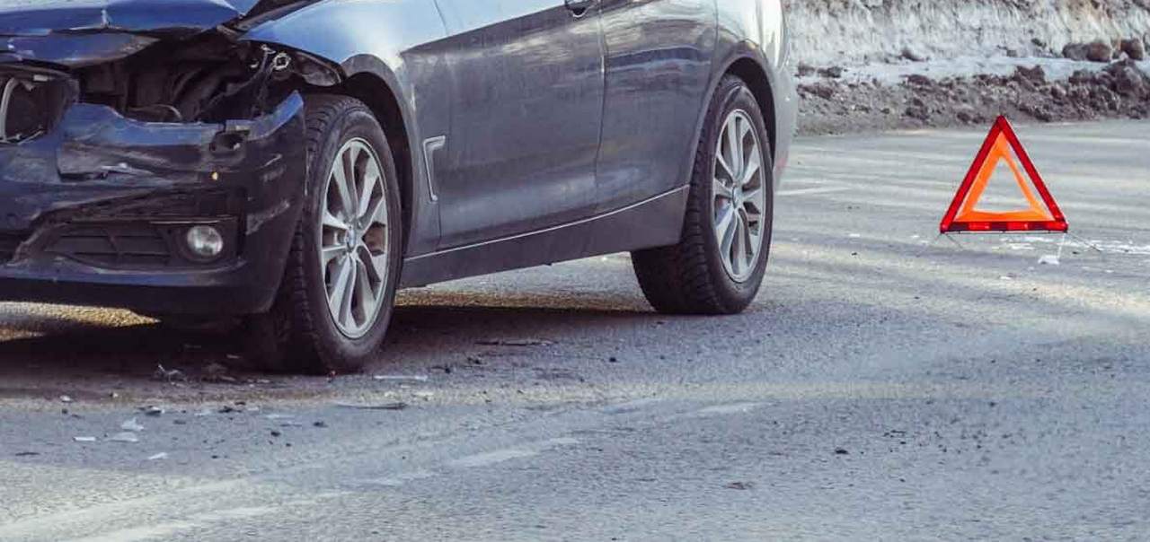 Мужчина на BMW протаранил 5 припаркованных автомобилей в Воронеже