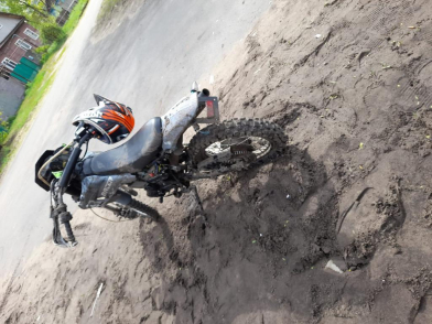 14-летнего мотоциклиста с травмами после аварии привезли в больницу в Воронежской области
