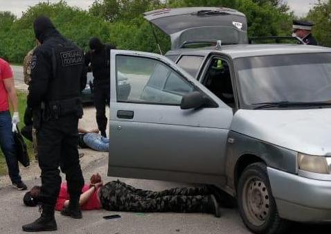 У двух воронежцев полицейские изъяли 28 свертков наркотика мефедрон