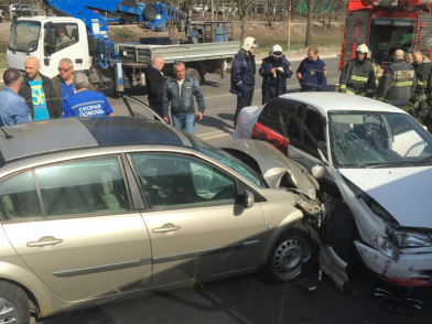 В столкновении «Тойоты» и «Рено» в Воронеже пострадала девушка-водитель